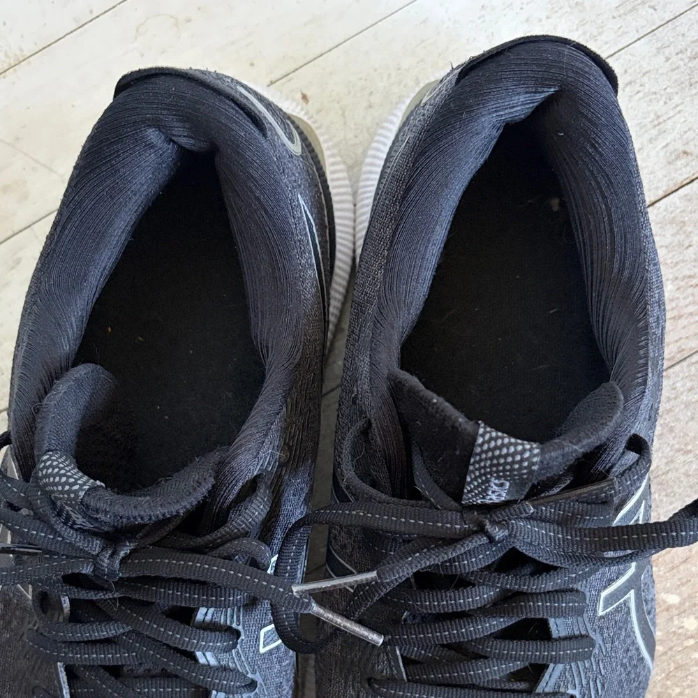 Asics Women's Gel-Nimbus 24 Black and Gray Running Shoes - Picture 10 of 10